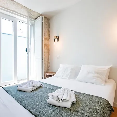 Apartamento With Pool & Patio By Lovelystay