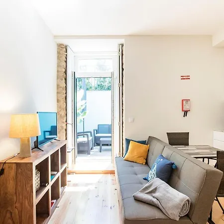 With Pool & Patio By Lovelystay Apartamento