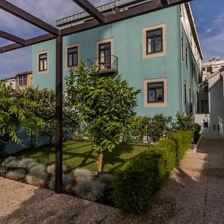 With Pool & Patio By Lovelystay Apartamento Oporto