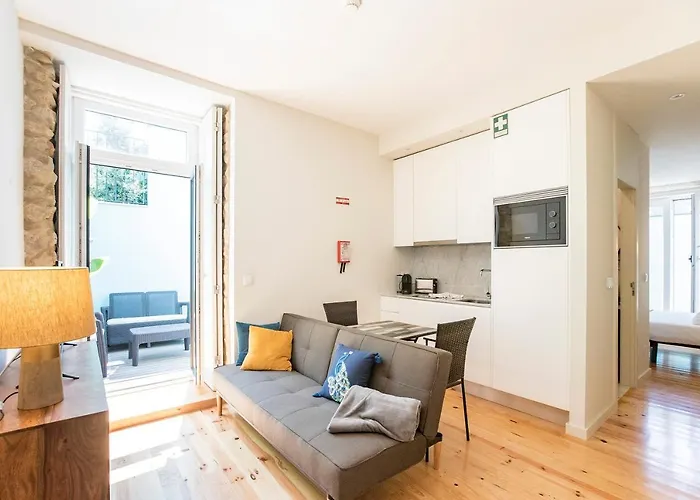 Apartamento With Pool & Patio By Lovelystay