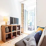 With Pool & Patio By Lovelystay Porto