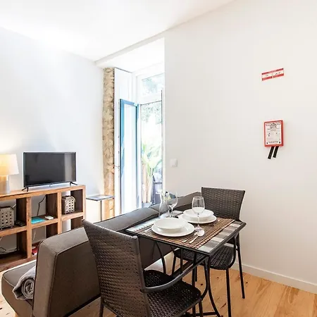 Apartment W/ Pool, Ac & Patio By Lovelystay *