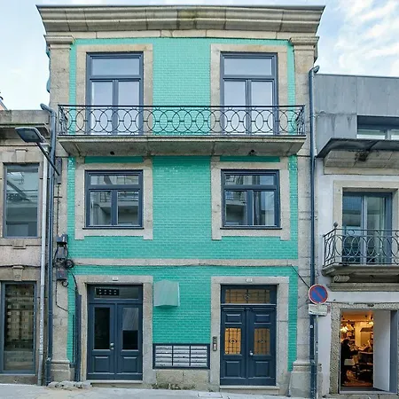 With Pool & Patio By Lovelystay * Porto