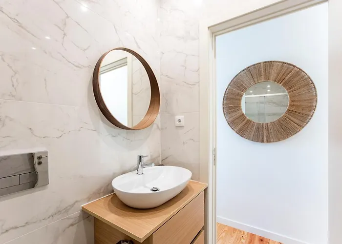 With Pool & Patio By Lovelystay Appartement *